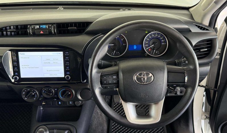 
								Toyota Hilux 2.4 Gd-6 D/cab Rb Srx full									