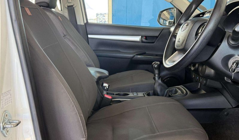 
								Toyota Hilux 2.4 Gd-6 D/cab Rb Srx full									