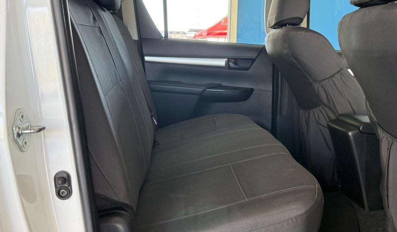 
								Toyota Hilux 2.4 Gd-6 D/cab Rb Srx full									