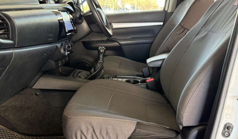 
								Toyota Hilux 2.4 Gd-6 D/cab Rb Srx full									