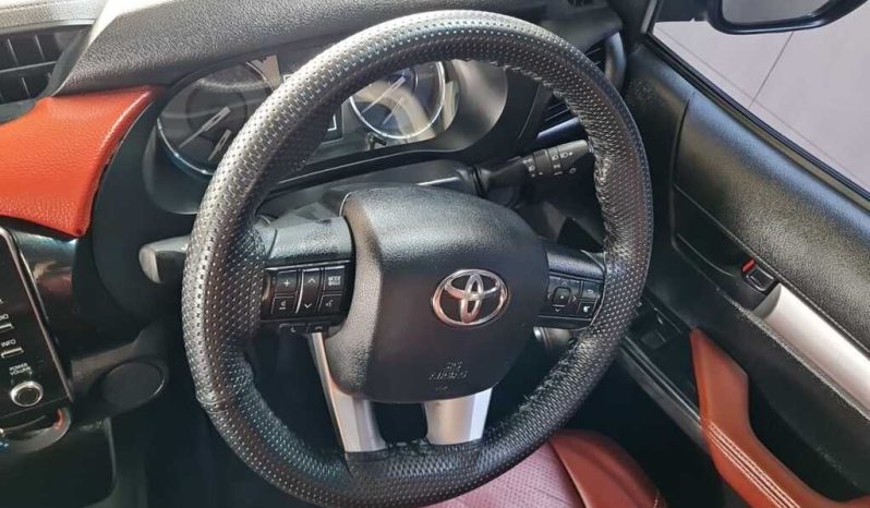 
								Toyota Hilux 2.4 Gd-6 Rb Raider D Cab full									