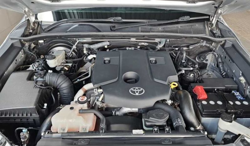 
								Toyota Hilux 2.4 Gd-6 Rb Raider D Cab full									