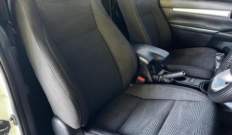 
								Toyota Hilux 2.4 Gd-6 Rb Raider Xc full									