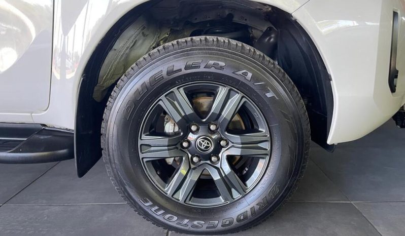 
								Toyota Hilux 2.4 Gd-6 Rb Raider Xc full									