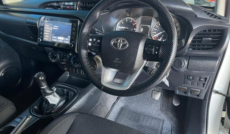 
								Toyota Hilux 2.4 Gd-6 Rb Raider Xc full									