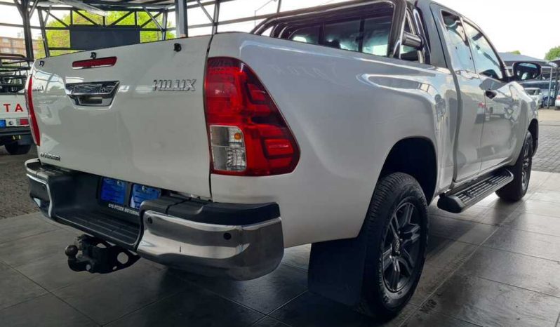 
								Toyota Hilux 2.4 Gd-6 Rb Raider Xc full									