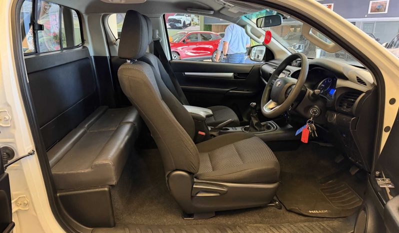 
								Toyota Hilux 2.4 Gd-6 X/cab Rb Srx full									