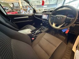 
										Toyota Hilux 2.4 Gd-6 X/cab Rb Srx full									