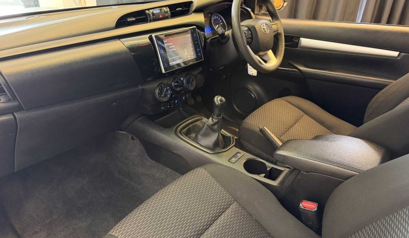 
								Toyota Hilux 2.4 Gd-6 X/cab Rb Srx full									