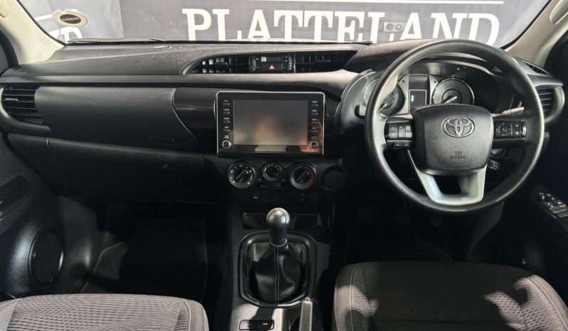 
								Toyota Hilux 2.4GD-6 Xtra Cab Raider Manual full									