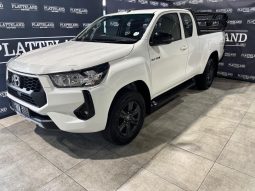 Toyota Hilux 2.4GD-6 Xtra Cab Raider Manual