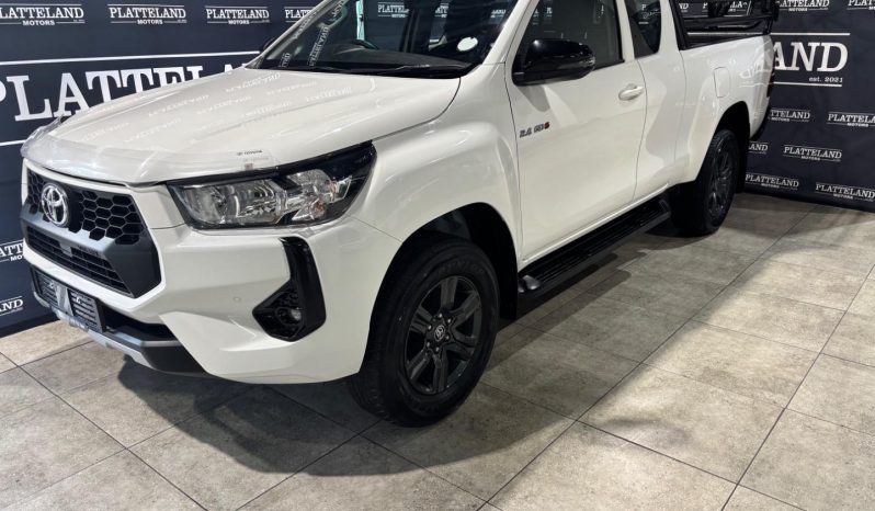 
								Toyota Hilux 2.4GD-6 Xtra Cab Raider Manual full									