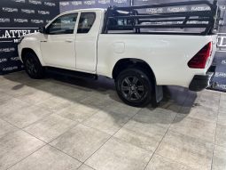 
										Toyota Hilux 2.4GD-6 Xtra Cab Raider Manual full									