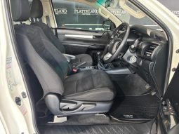 
										Toyota Hilux 2.4GD-6 Xtra Cab Raider Manual full									