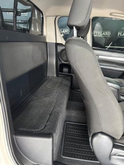 
										Toyota Hilux 2.4GD-6 Xtra cab SRX full									