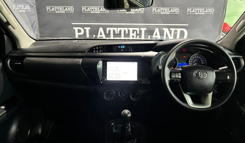 
								Toyota Hilux 2.4GD-6 Xtra cab SRX full									