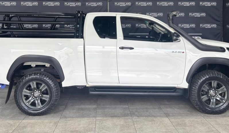 
								Toyota Hilux 2.4GD-6 Xtra cab SRX full									