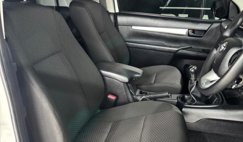 
								Toyota Hilux 2.4GD-6 Xtra cab SRX full									