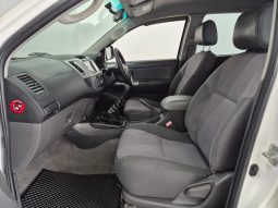 
										Toyota Hilux 2.5 D-4D D/cab 4X4 Srx full									