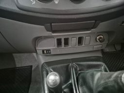 
										Toyota Hilux 2.5 D-4D D/cab 4X4 Srx full									