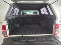 
										Toyota Hilux 2.5 D-4D D/cab 4X4 Srx full									