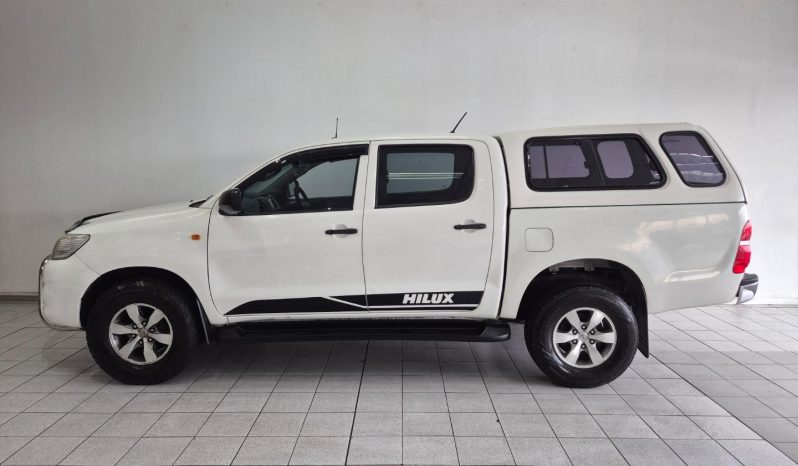 
								Toyota Hilux 2.5 D-4D D/cab 4X4 Srx full									