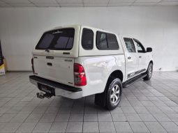 
										Toyota Hilux 2.5 D-4D D/cab 4X4 Srx full									