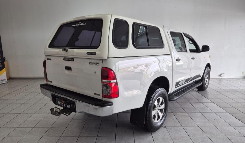 
								Toyota Hilux 2.5 D-4D D/cab 4X4 Srx full									