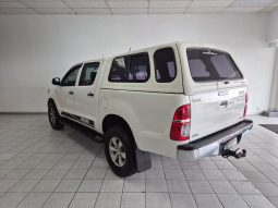 
										Toyota Hilux 2.5 D-4D D/cab 4X4 Srx full									