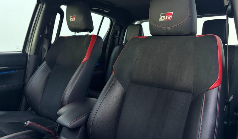 
								Toyota Hilux 2.8 Gd-6 Gr-S 4X4 At D Cab full									