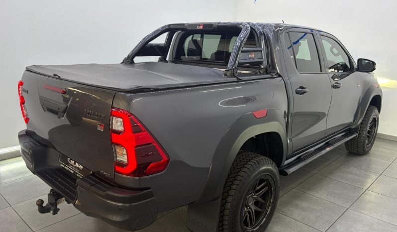 
								Toyota Hilux 2.8 Gd-6 Gr-S 4X4 At D Cab full									