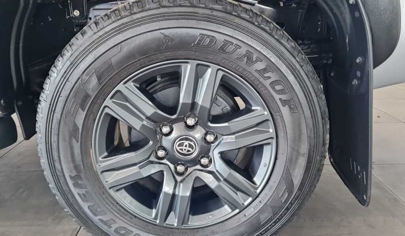 
								Toyota Hilux 2.8 Gd-6 Rb Raider D Cab 6at full									
