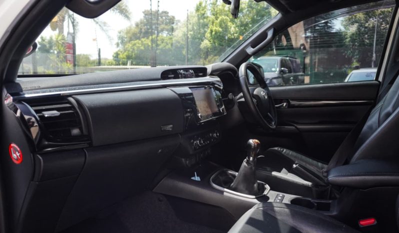 
								Toyota Hilux 2.8GD-6 Double Cab Legend 50 full									