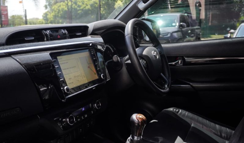 
								Toyota Hilux 2.8GD-6 Double Cab Legend 50 full									