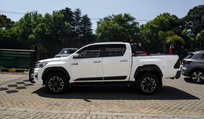 
								Toyota Hilux 2.8GD-6 Double Cab Legend 50 full									