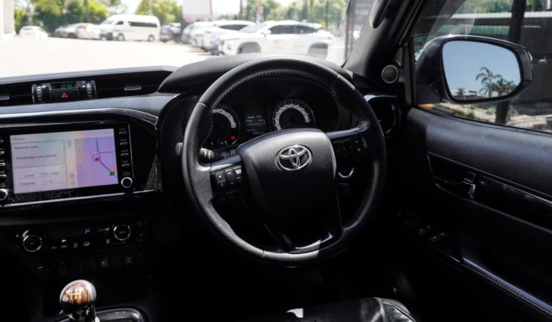 
								Toyota Hilux 2.8GD-6 Double Cab Legend 50 full									