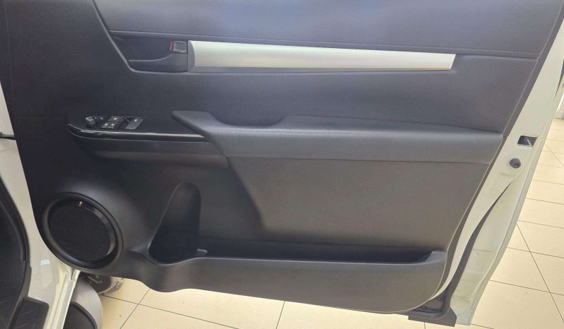 
								Toyota HILUX 2016 ON HILUX 2.4 GD-6 RB RAIDER P/U E/CAB full									