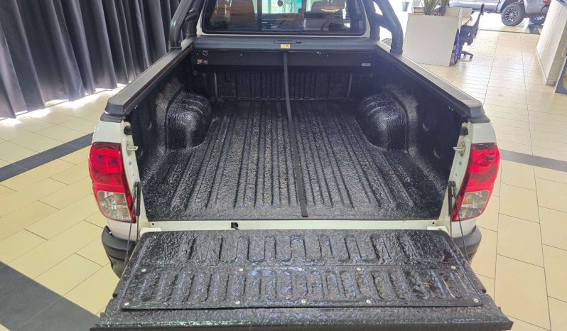 
								Toyota HILUX 2016 ON HILUX 2.4 GD-6 RB RAIDER P/U E/CAB full									