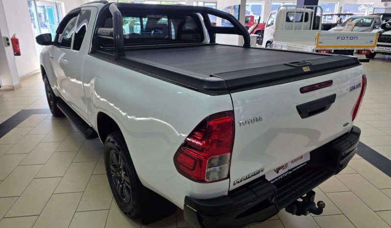 
								Toyota HILUX 2016 ON HILUX 2.4 GD-6 RB RAIDER P/U E/CAB full									
