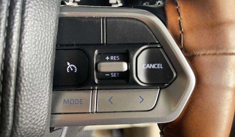 
								Toyota Land Cruiser 300 3.3D Gx-R full									