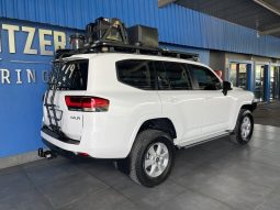 
										Toyota Land Cruiser 300 3.3D Gx-R full									