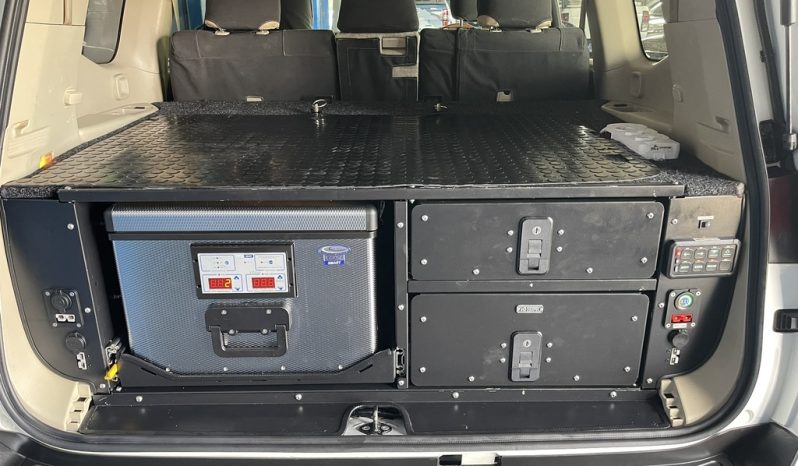 
								Toyota Land Cruiser 300 3.3D Gx-R full									