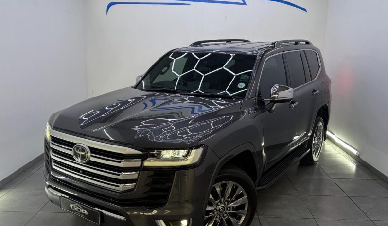 
								Toyota Land Cruiser 300 3.3D Zx full									