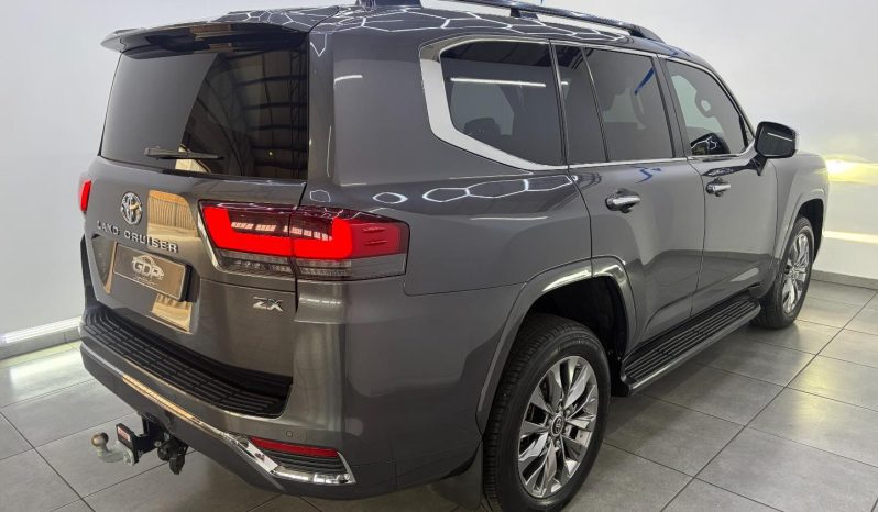 
								Toyota Land Cruiser 300 3.3D Zx full									