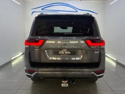 
										Toyota Land Cruiser 300 3.3D Zx full									