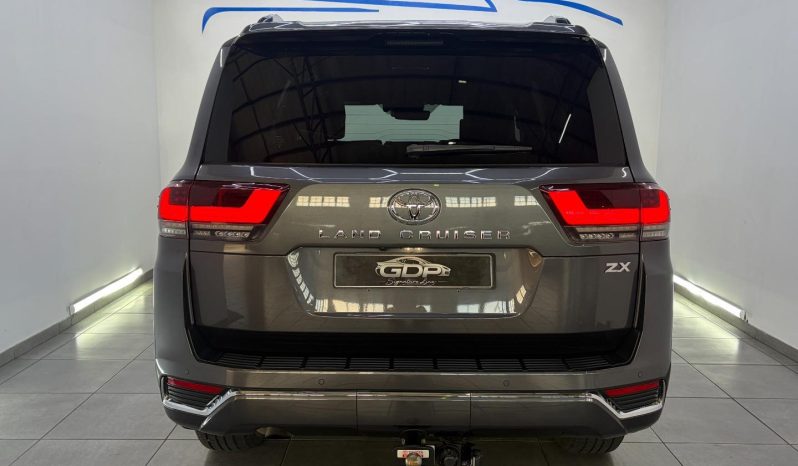 
								Toyota Land Cruiser 300 3.3D Zx full									