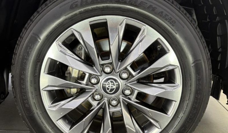 
								Toyota Land Cruiser 300 3.3D Zx full									