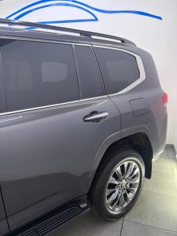 
										Toyota Land Cruiser 300 3.3D Zx full									