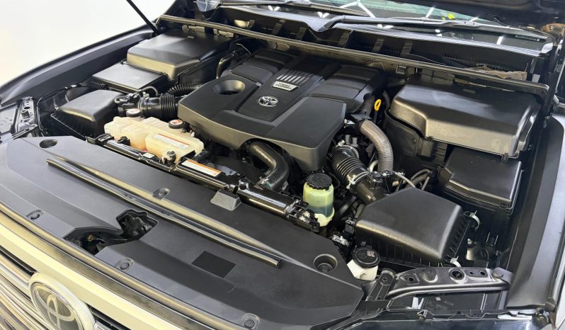 
								Toyota Land Cruiser 300 3.3D Zx full									