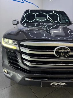 
										Toyota Land Cruiser 300 3.3D Zx full									